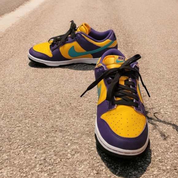 Nike Women's Size 9 Purple Lisa Leslie and Emerald mid top Sneakers. - Picture 8 of 10